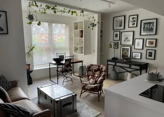 Luxury 1 Bed Ipswich Marina Apartment Free Parking