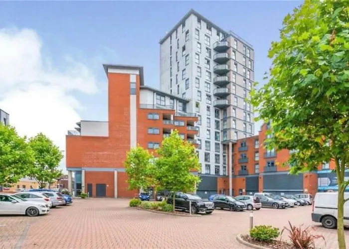 Luxury 1 Bed Ipswich Marina Apartment Free Parking