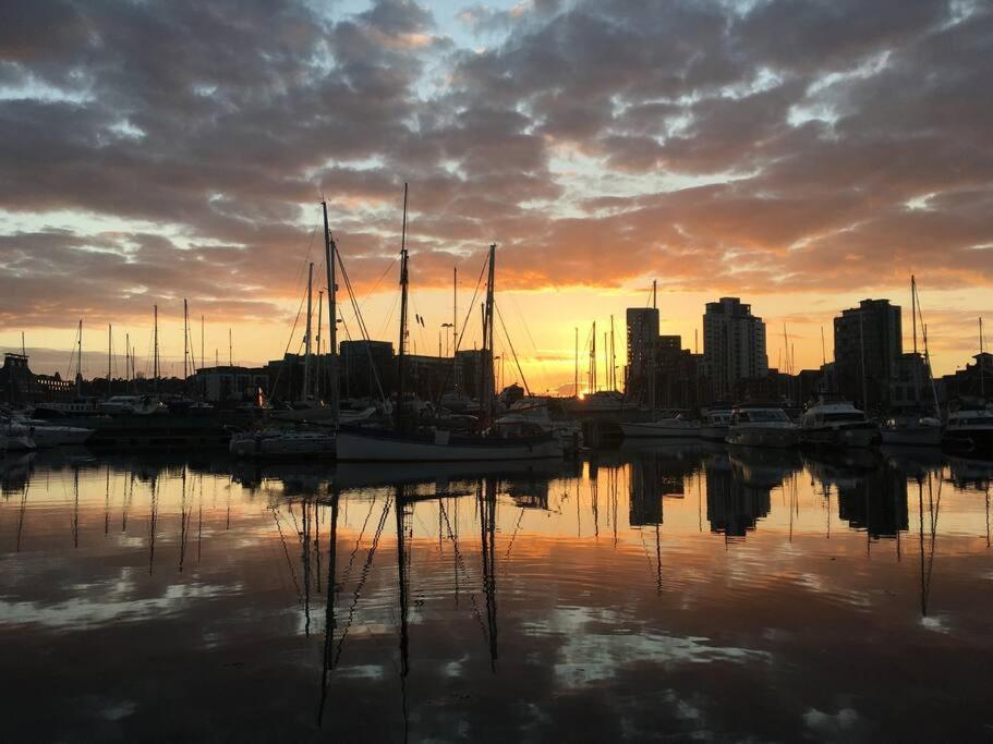 Luxury 1 Bed Marina Free Parking Apartamento *