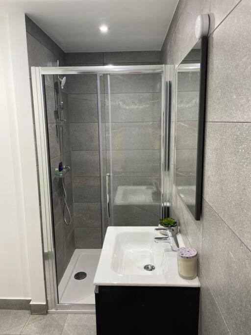 Luxury 1 Bed Marina Free Parking Apartamento